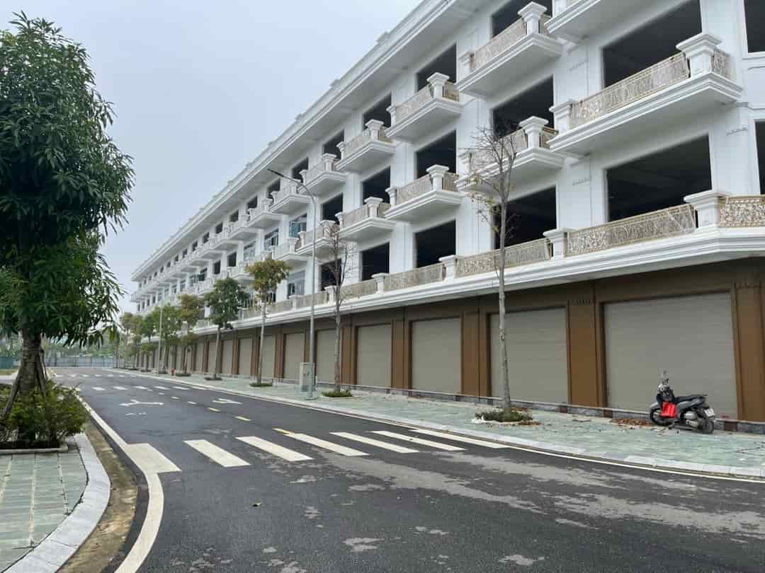Chính chủ cần chuyển nhượng căn nhà phố 4 tầng ngay cạnh chung cư Quảng Thắng