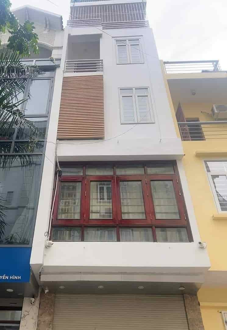 Bán nhanh căn nhà gân học viện Tài Chính, phố Lê Văn Hiến, 5 tầng, MT 4m