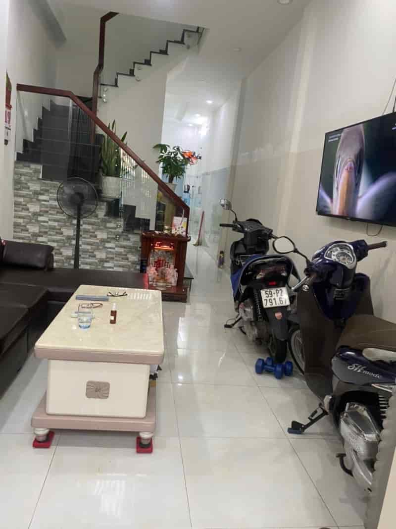 Bán Nguyễn Văn Đậu, Bình Thạnh, 32m2, 5 tầng, hẻm 4m, chỉ nhỉnh 4 tỷ