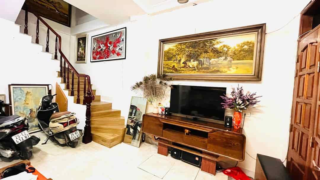 Cho thuê nhà mới đẹp Khương Thượng, Đống Đa 40m 5 tầng hơn 10tr ở và KD, 4PN