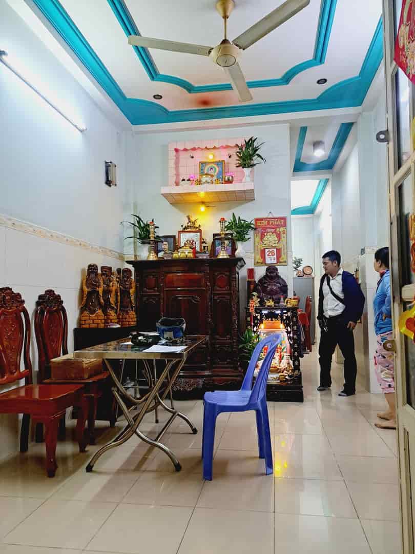 Bán nhà mặt tiền 12m, lề, đường Lê Niệm, Quận Tân Phú, 43m2, 4 tầng