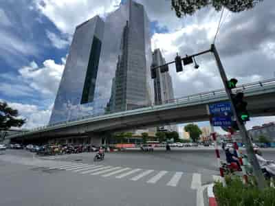 Cho thuê văn phòng hạng A tòa Capital Place, Liễu Giai, Ba Đình, DT 200m2 đến 1200m2