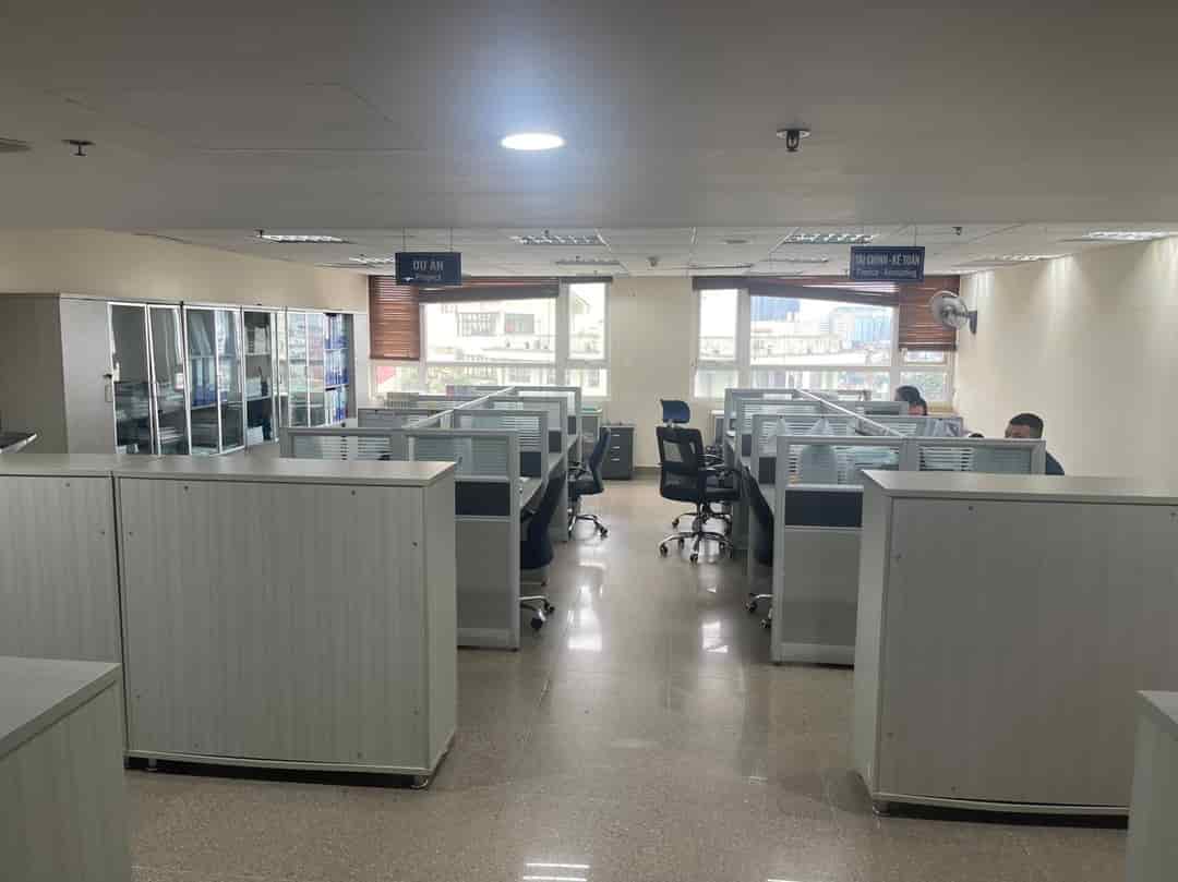 Cho thuê văn phòng 500m2 tòa Hancorp Plaza, Trần Đăng Ninh, Cầu Giấy, giá rẻ, view hồ đẹp, free ngoài giờ