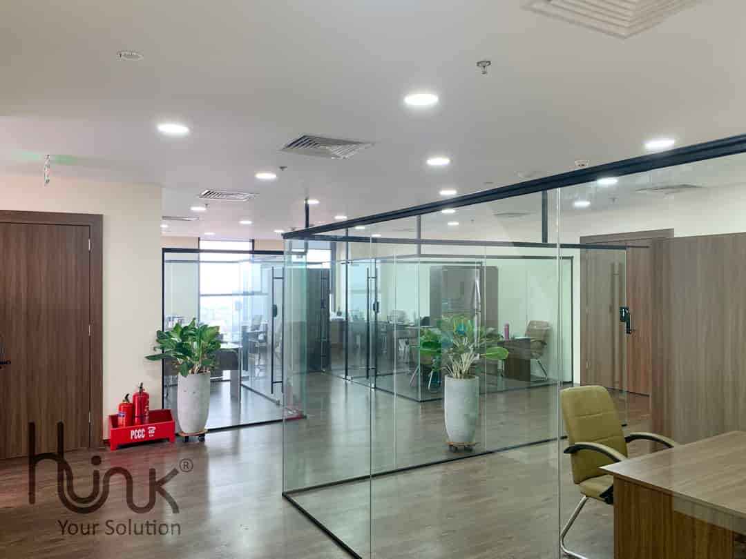 Cho thuê văn phòng logistics, tài chính 180m2, 1300m2 tòa Eurowindow, Tôn Thất Tùng, Đống Đa