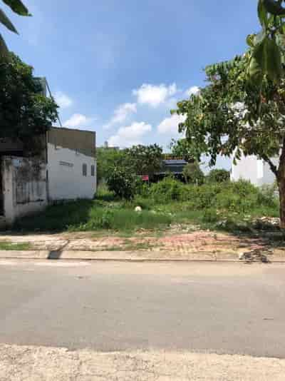 Kẹt tiền bán đất trong khu dân cư Gò Cát, Phú Hữu, Quận 9, giá chỉ 1,7 tỷ, diện tích 100m2, sổ riêng.