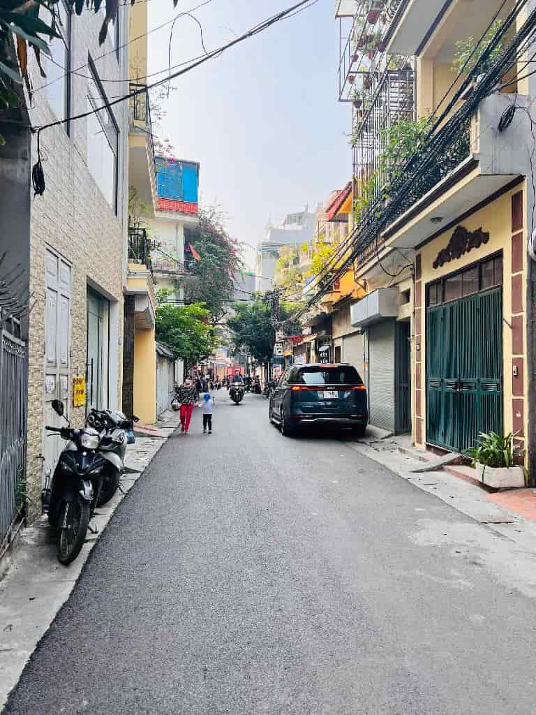Bán nhà phố Yên Lạc, 70m2 mặt tiền 6m giá chỉ 11,5 tỉ