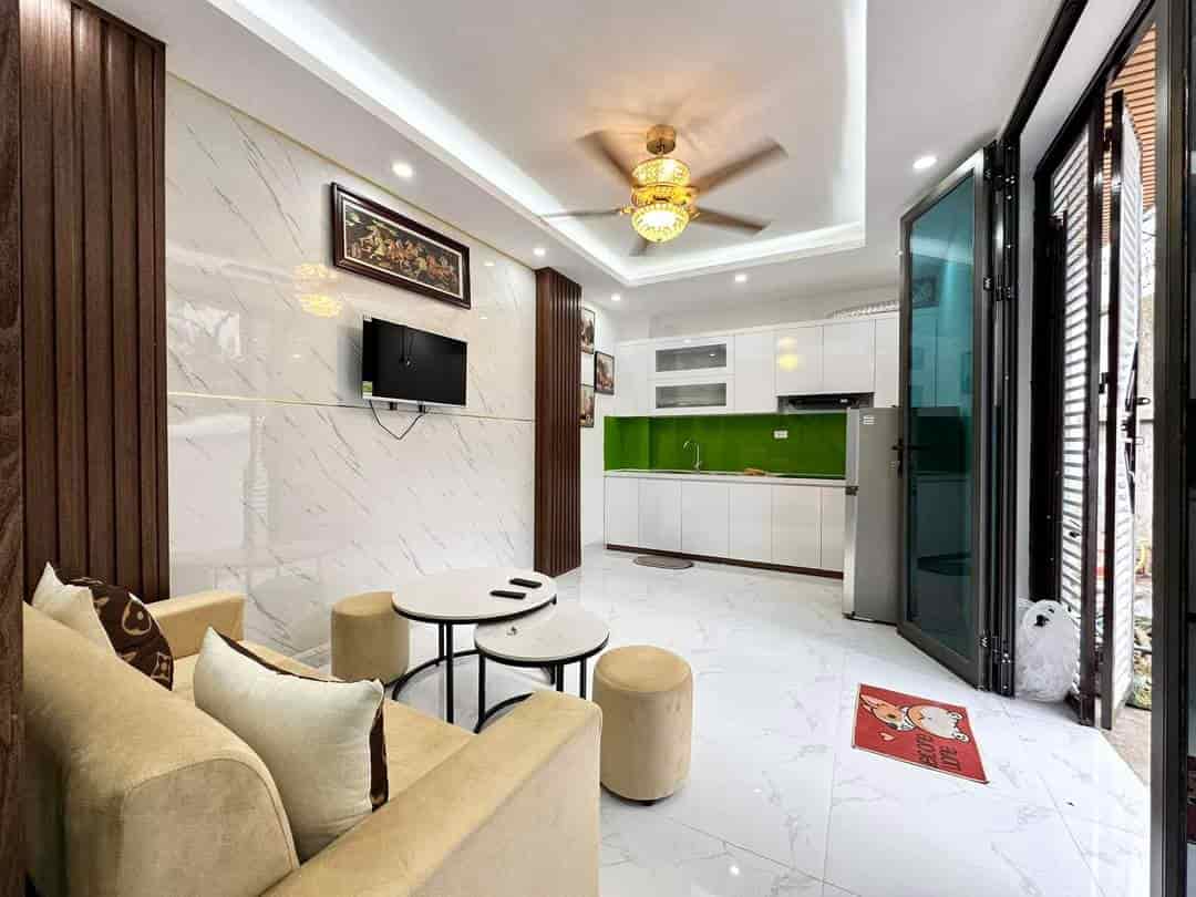 Bán nhà Tam Trinh, diện tích 40m2, giá chỉ 1,7 tỷ, lô góc 3 mặt thoáng, vài bước ra ô tô