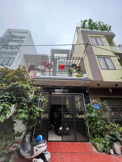 Bán nhà phân lô 193 Văn Cao, Thư Trung, 90m 4 tầng độc lập, giá 6.6 tye cực đẹp