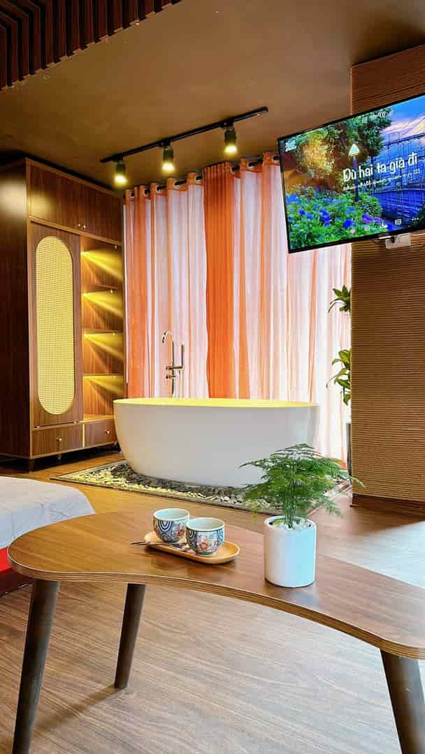 Đẹp như hotel tập thể Nguyễn Phong Sắc 65m, 2PN nội thất VIP, 3.1 tỷ