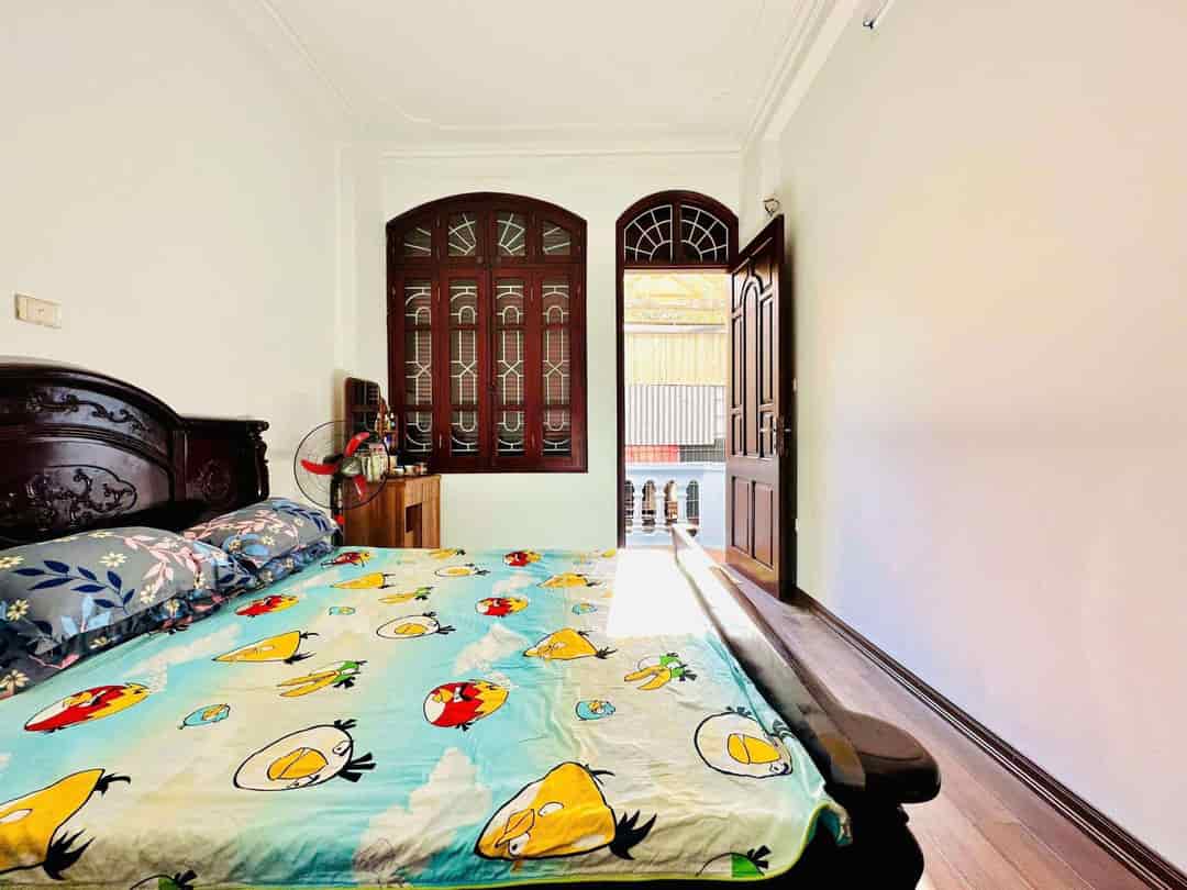 Ô tô đỗ cửa, Nguyễn Khang, 7.5 Tỷ, 26m x 6t nhà đẹp, ngõ thông