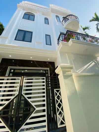 Bán nhà đẹp Vũ Chí Thắng, diện tích 57m, 4 tầng, giá 3.9 tỷ mới tinh, độc lập, ngõ cực nông