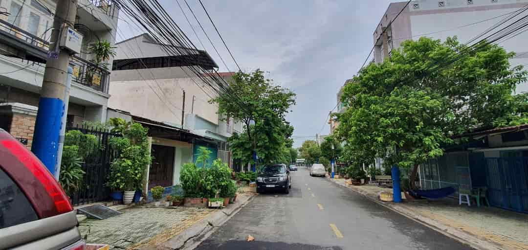Nhà mặt tiền đường 4 Phước Bình, DT 88m cấp 4 gần Đỗ Xuân Hợp