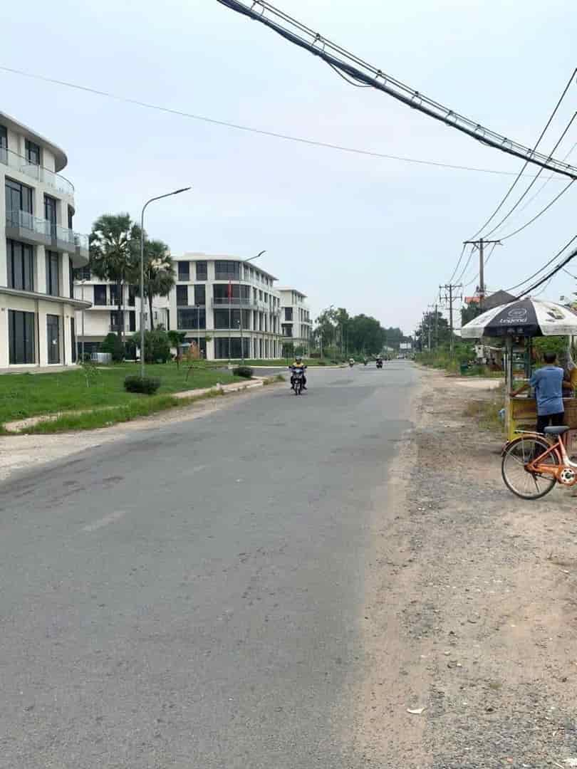 Lô đất Bưng Ông Thoàn Phú Hữu DT 56m vị trí đẹp