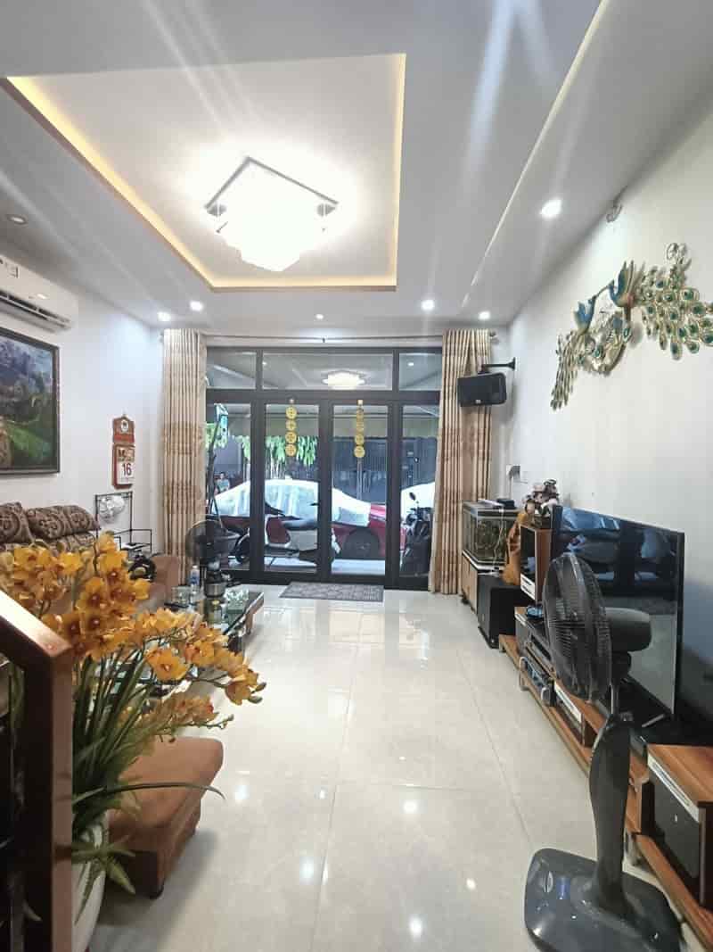 Mặt tiền Hải Châu Nguyễn Văn Tố, 2 tầng đẹp hiện đại, 5.15 tỷ