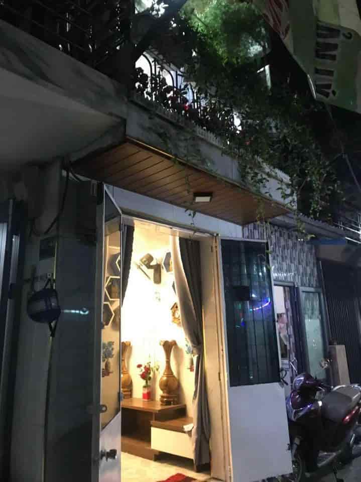 Nhà 2 tầng kiệt rộng gần đường Trần Cao Vân 999tr sổ hồng