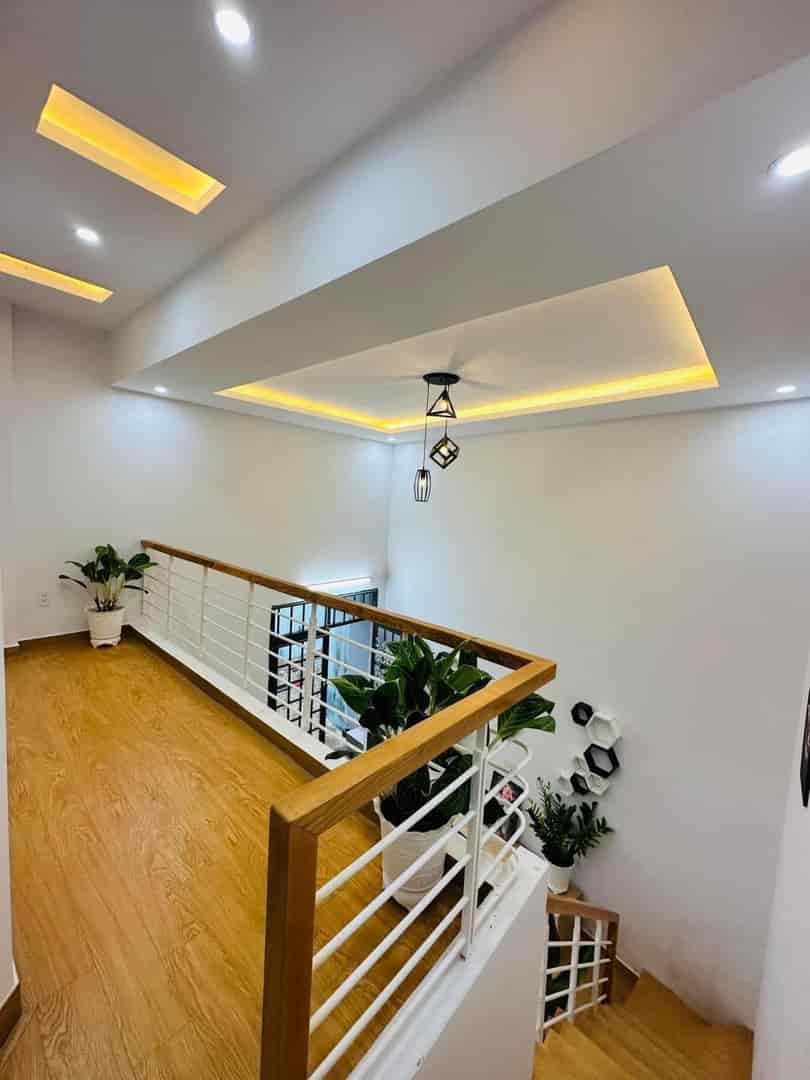 Nhà kiệt Nguyễn Hoàng, gần đường, 40m2, gác đúc, 1.88 tỷ