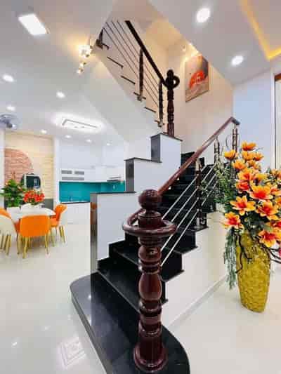 Kẹt tiền bán gấp nhà, đường hoàng hoa Thám Quận Phú Nhuận, giá 3.8 tỷ