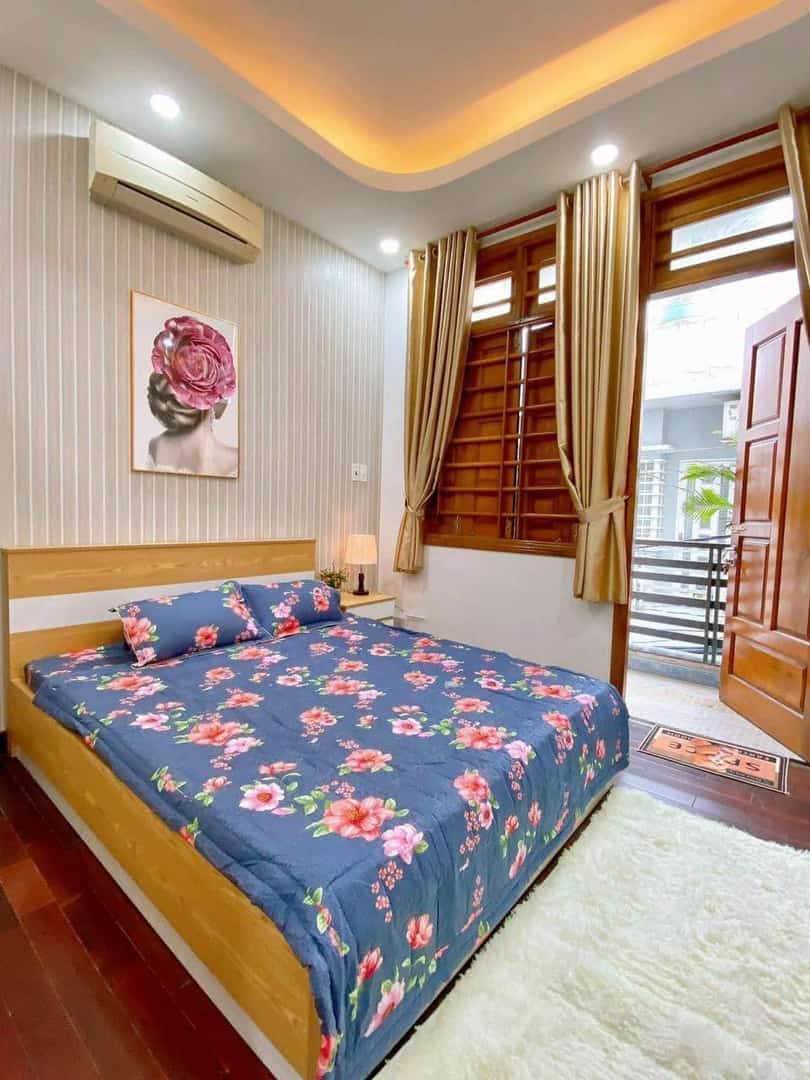 Chủ bán nhanh căn nhà đường Hoàng Hoa Thám, Phường 13, Quận Tân Bình, giá 2.3 tỷ
