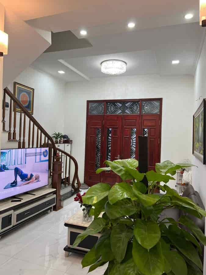 Bán nhà Khương Đình, Thanh Xuân, 50m2, MT 4.3m, nhà đẹp, mấy bước chân ra phố