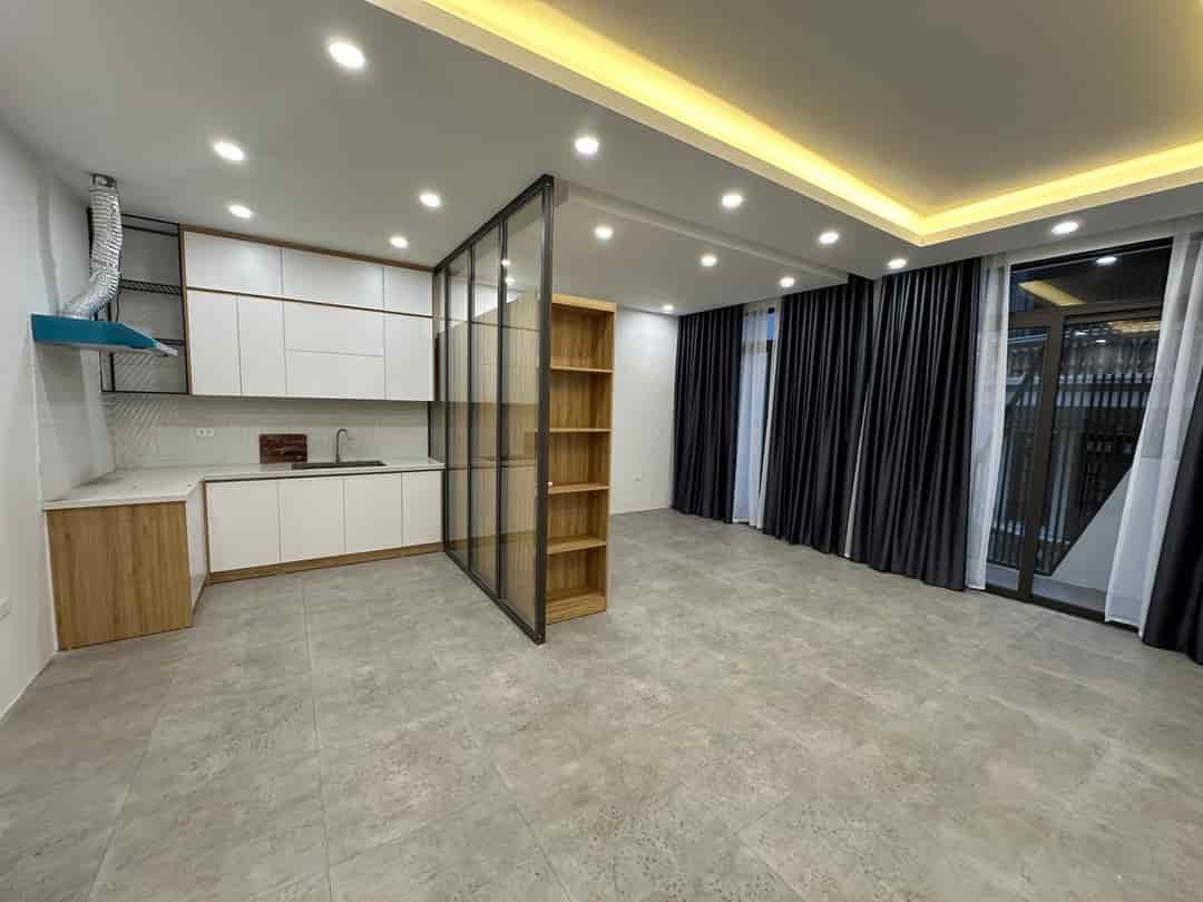 Nhà vip Hoàng Cầu, Đống Đa, 68m2, MT 6m, phân lô, thang máy, gara ô tô, kinh doanh văn phòng