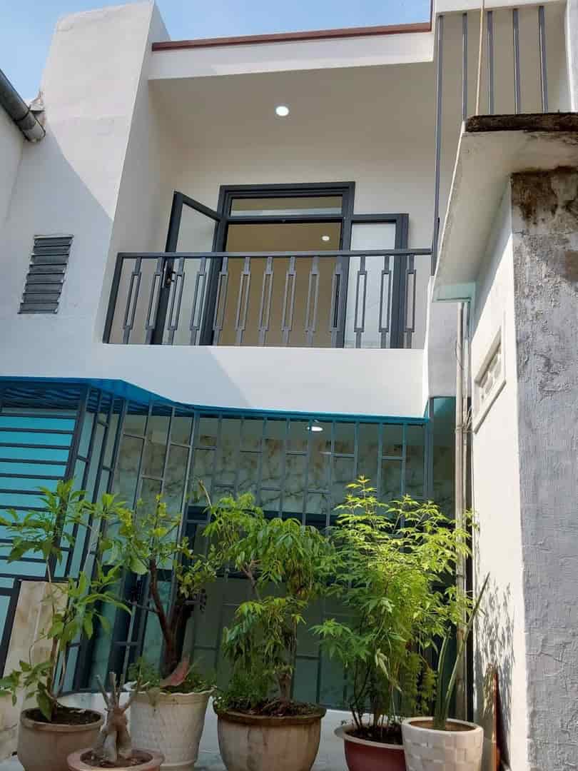 Bán nhà mới thiết kế hiện đại tttp 2 tầng hẻm Thống Nhất, Phương Sài giá 2tỷ190