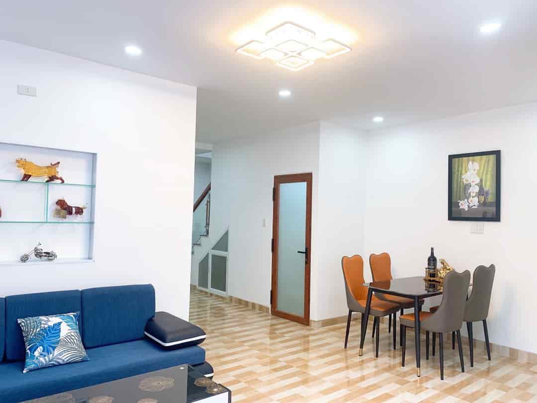 Bán nhà 2 tầng tổ 8 lư Cấm Ngọc Hiệp, Nha trang