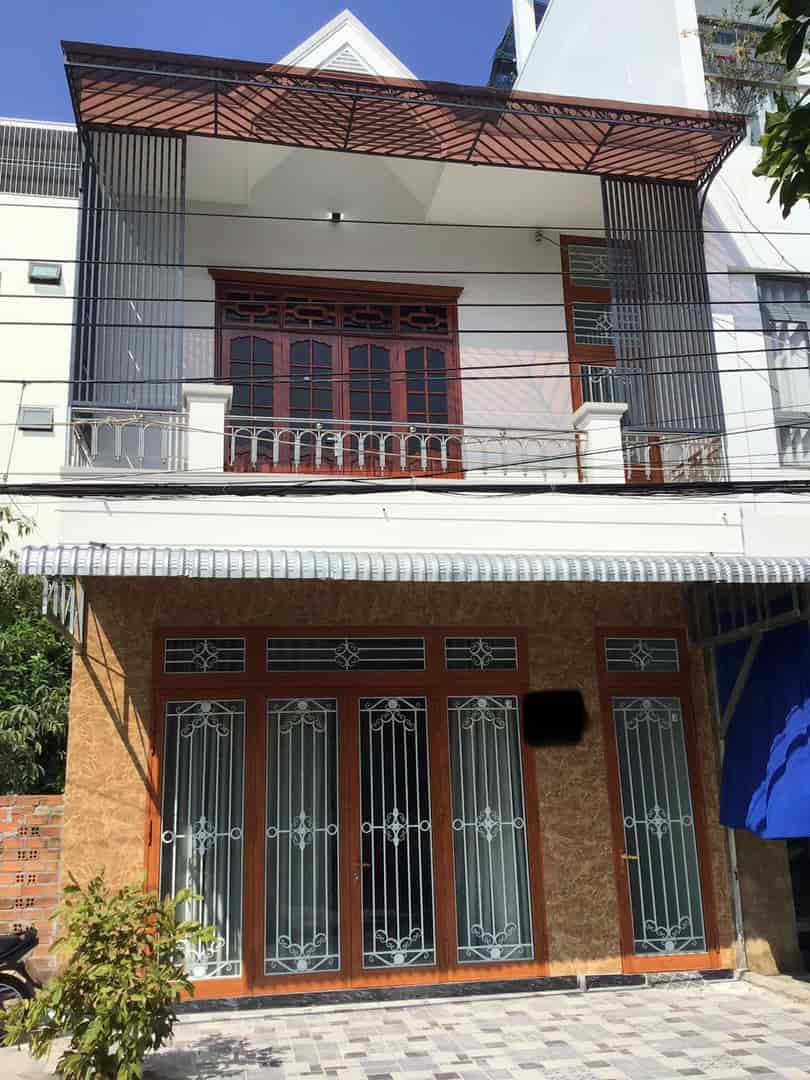 Bán nhà đẹp 2 tầng mặt tiền kinh doanh đường Bùi Xuân Thái xã Phước Đồng, giá 3 tỷ 6