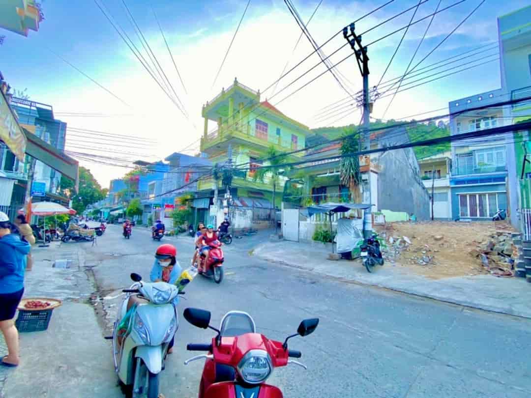 Bán lô đất đẹp vuông vắng hai mặt tiền kinh doanh đường Ngô đến Vĩnh Phước giá 3tỷ150