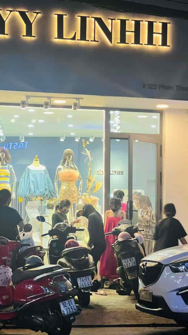 Sang shop áo quần thời trang nữ, địa chỉ: 122 Phan Thanh