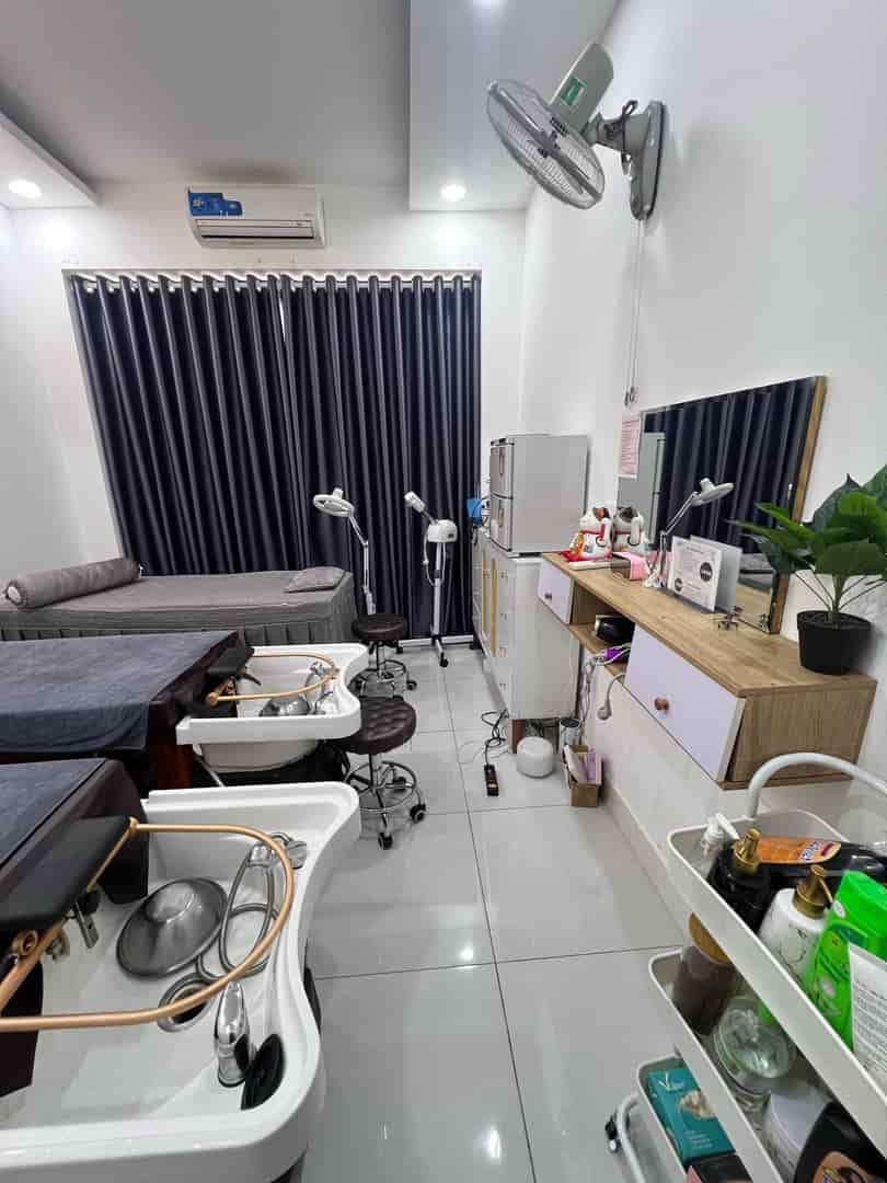 Cần sang nhượng nhanh, spa, gội, nail do phải đi định cư nước ngoài