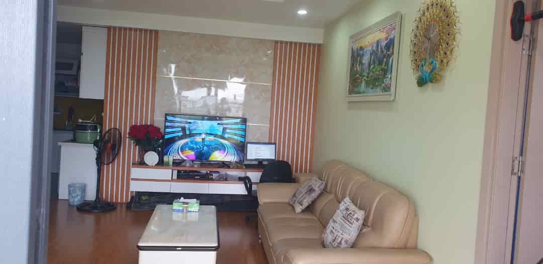 Chính chủ bán căn hộ DA NO-08 Giang Biên, lô góc, full nội thất, DT 72m2, 2PN, 2WC, nhỉnh 2 tỷ