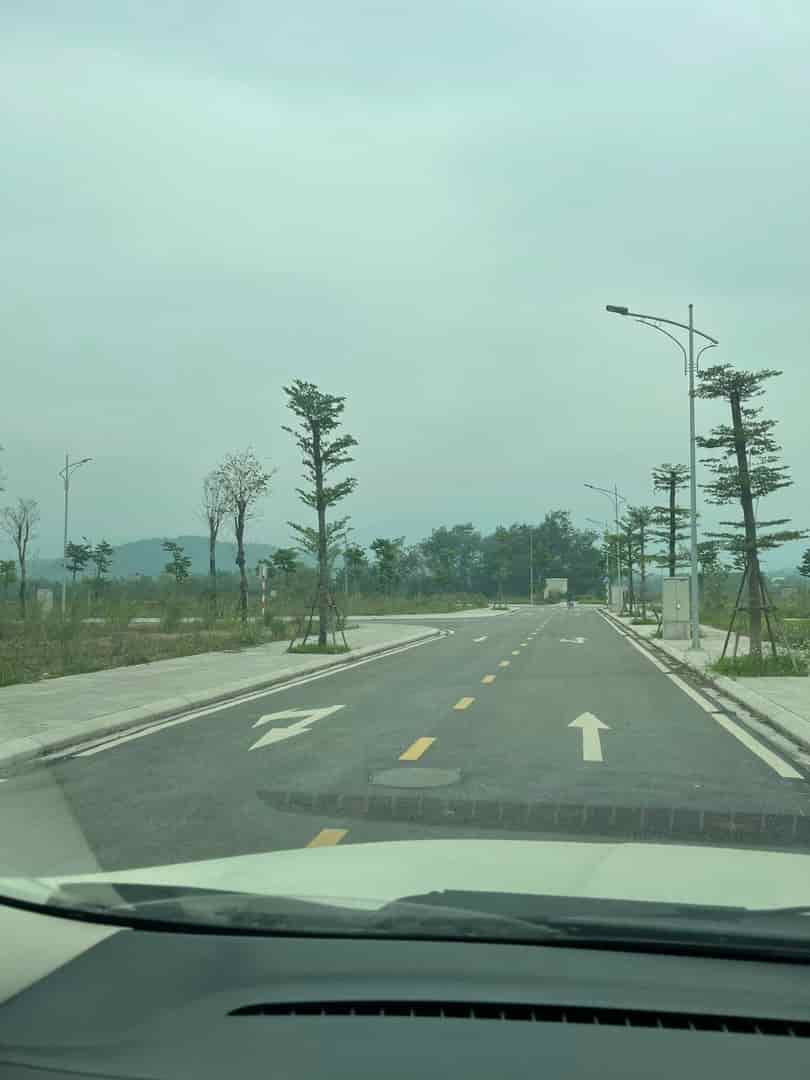 Bán lô đất liền kề đường lớn view sông Lương Sơn,Hòa Bình, giá chỉ 2 tỷ4
