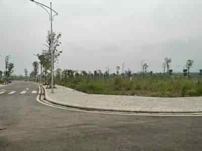 Bán lô đất liền kề đường lớn view sông Lương Sơn,Hòa Bình, giá chỉ 2 tỷ4
