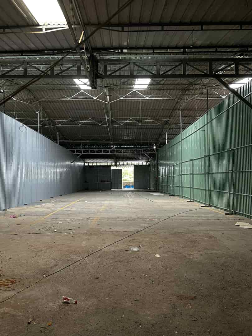 Cho thuê kho xưởng 550m2, hẻm 10T,  Linh Xuân, Thủ Đức