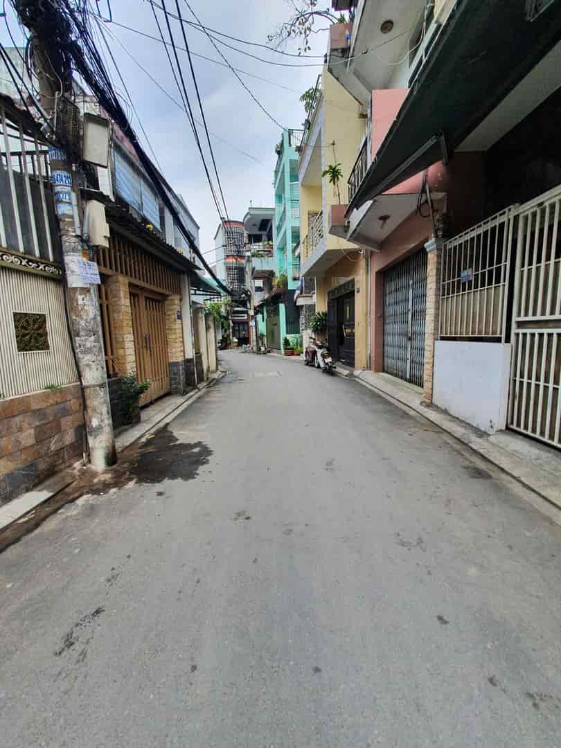 Bán nhà hẻm 888 Lạc Long Quân, phường 8 quận Tân Bình, ngang 5m