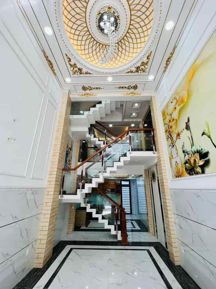 Nhà đẹp Bình Tân, 5 tầng đẹp lung linh, đường xe hơi nhựa 6m giá chỉ 5.7 tỷ