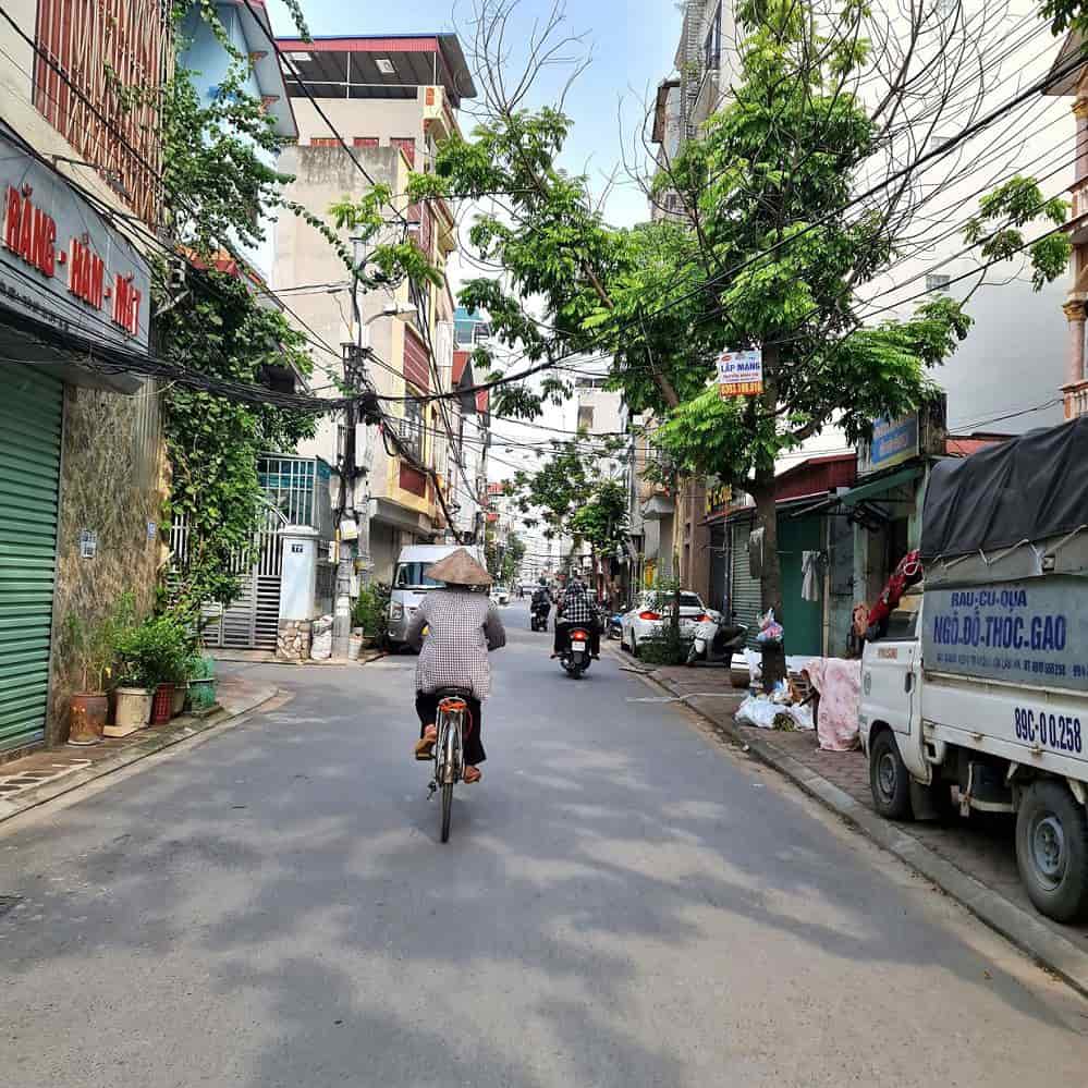 Bán đất mặt phố kinh doanh sần uất 299.9m2 Trâu Quỳ, Gia Lâm, Hà Nội