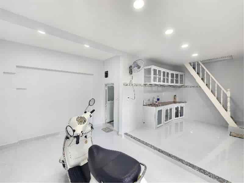 Bán nhà q.Phú Nhuận, Lê Văn Sỹ 28m2, dọn vào ở ngay, nhỉnh 3 tỷ