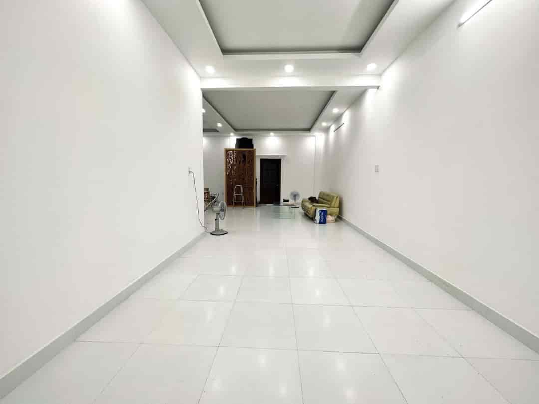 Bán nhà đường Hoàng Văn Thụ, P9, Phú Nhuận, 128m2, không QH & LG, vài bước ra ô tô