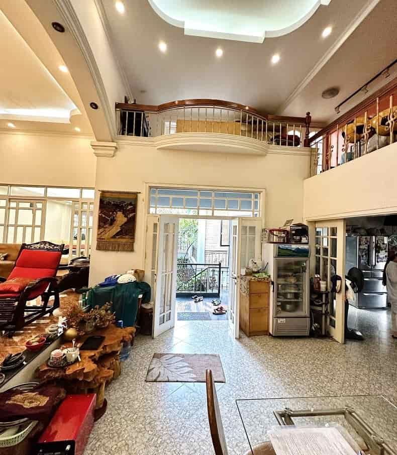 Bán villa sân vườn, Cống Quỳnh, Nguyễn Cư Trinh, Q1, 333m2, 4 tầng