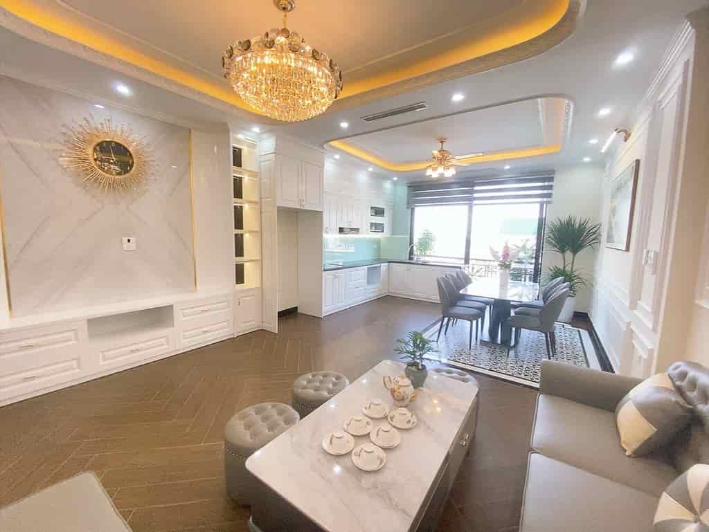 Nhà phố Trần Đăng Ninh 50M2, 5 tầng, giá 13 tỷ, mặt phố, kinh doanh, ở ngay.