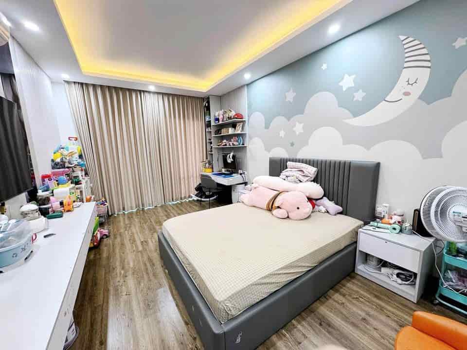 Nhà Nguyễn Văn Lộc 55m2, 5 tầng, giá 14 tỷ, thang máy, gara, vỉa hè, ở ngay, kinh doanh