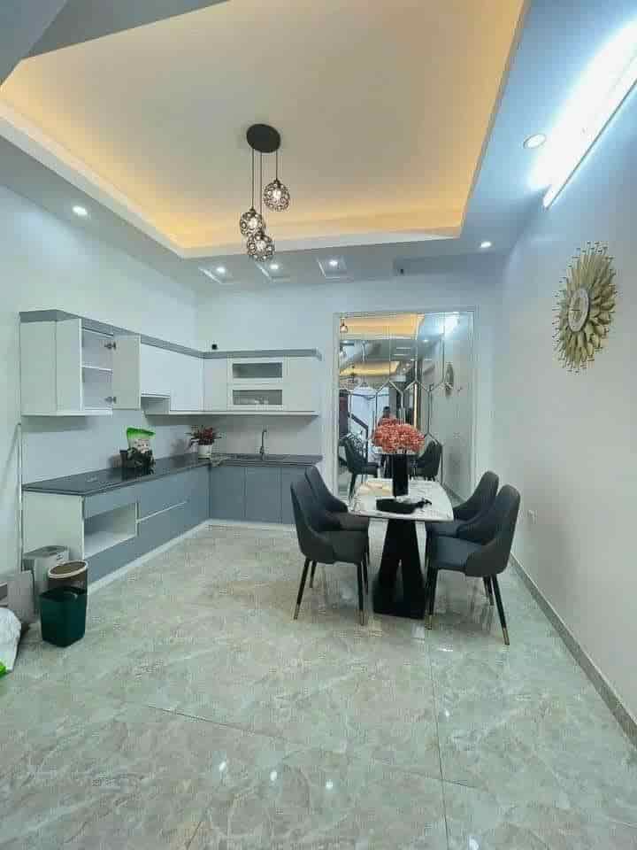 Bán nhà quang trung 50m2, 4 tầng, nhỉnh 11 tỷ. ở ngay, ô tô tránh, kinh doanh, dân trí cao, tiện ích.