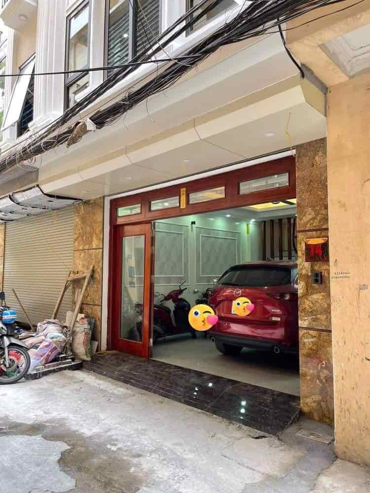 Bán nhà Trương Định, 40m, 5T, ô tô vào nhà, lô góc, ngõ thông
