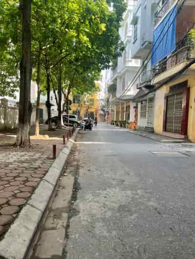 Bán lô đất thông số đẹp, lô góc, ô tô đỗ cửa, sát mặt ngõ, gần mặt phố Nguyễn Văn Cừ