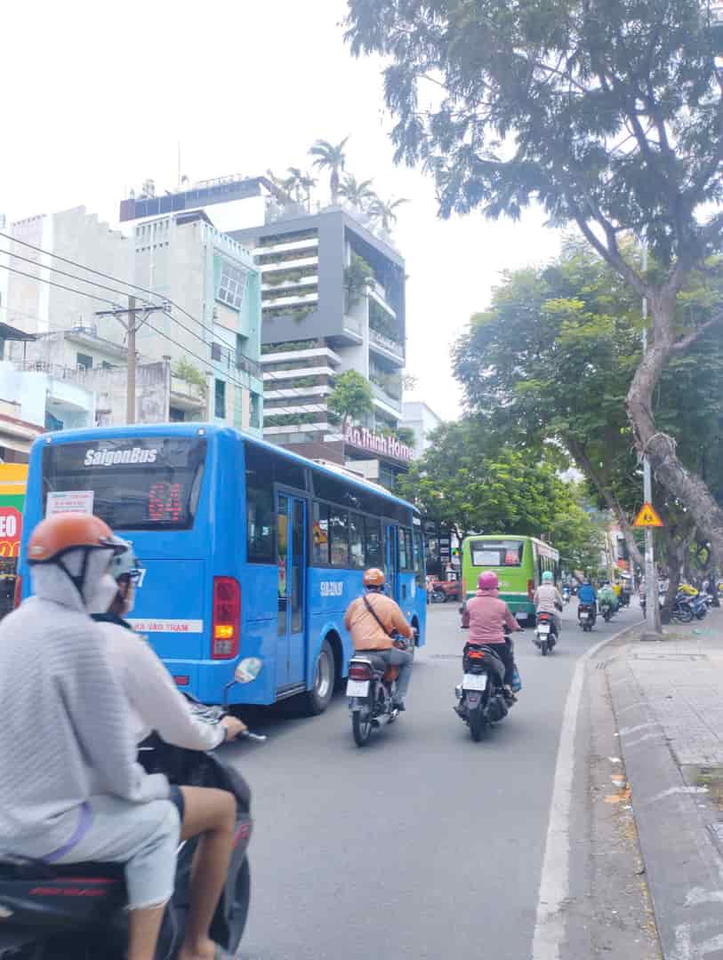 Hòa Bình ngay quận 11, HXH thông, 4x18m, 2 tầng