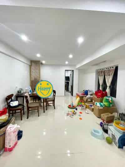 Bán căn hộ Nguyễn Chí Thanh, 4 thoáng, 95m2, 2pn,2wc, 2logia, giá 2.65 tỷ