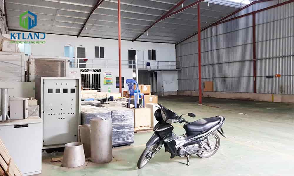 Cho thuê 300m2 kho xưởng Thanh Trì điện nước đầy đủ