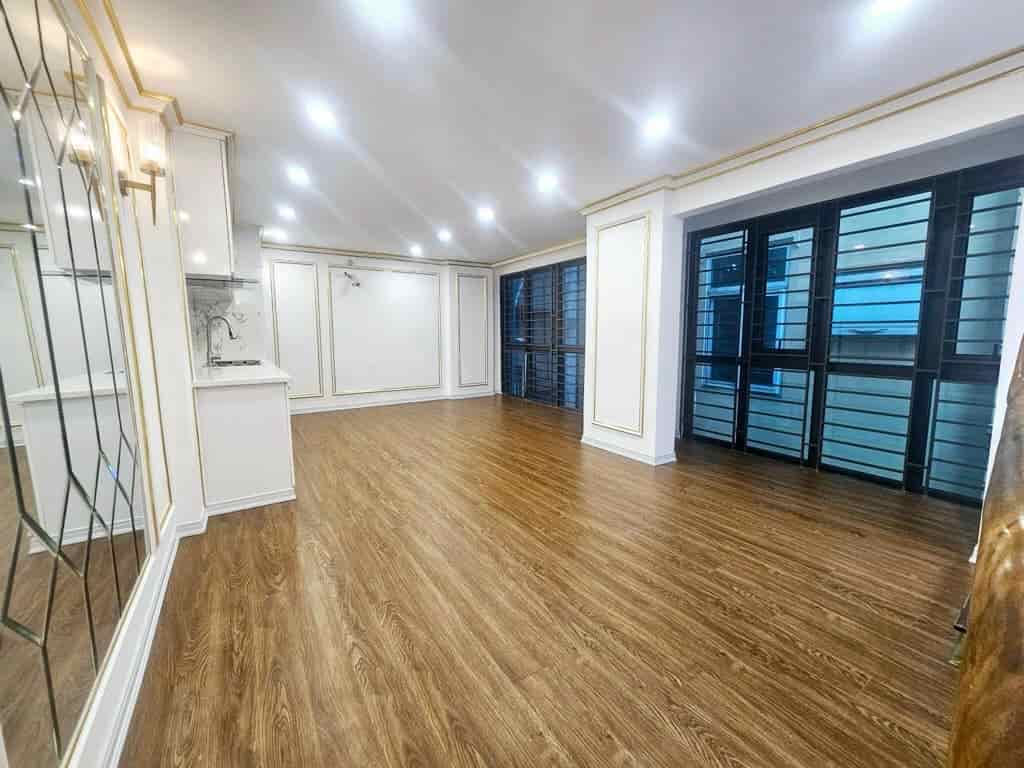 Bán nhà Hồ Tùng Mậu, Nam Từ Liêm, 50m2, nhà đẹp, ô tô đỗ cửa, cách 1 nhà ra mặt phố, 6 tầng nhỉnh 6 tỷ