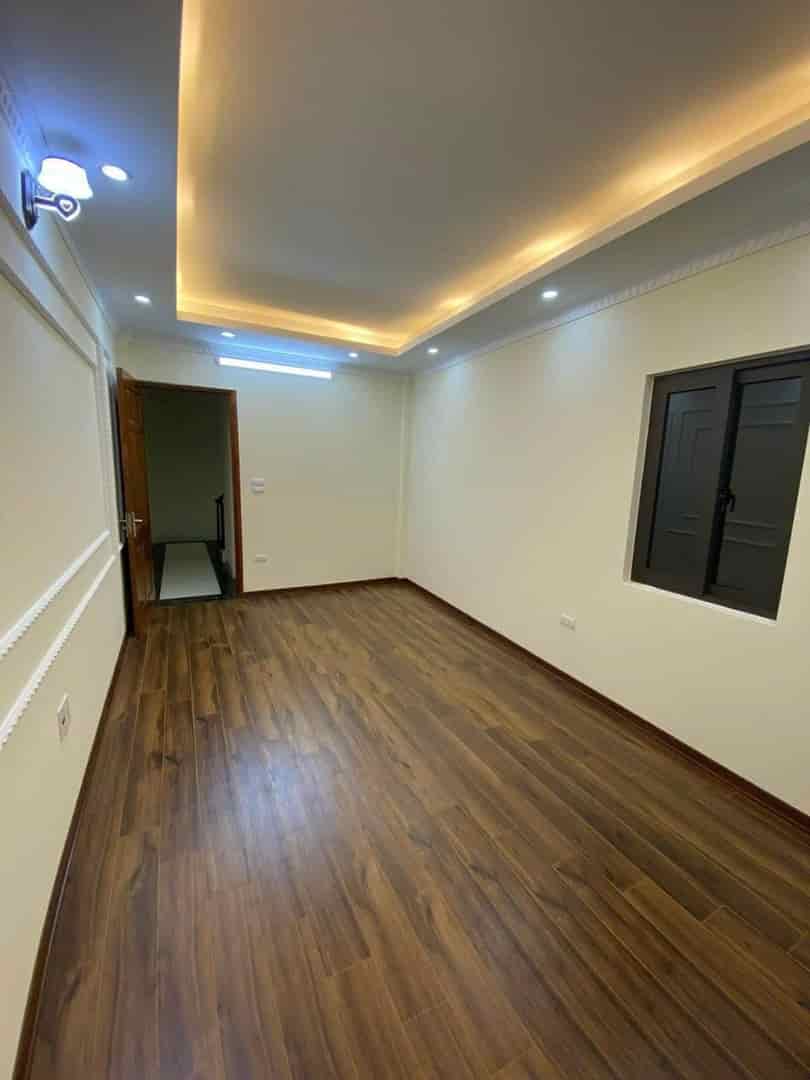 Nhỉnh 4 tỷ, phố lê Quang Đạo 32m2, 5T, nhà đẹp dân xây, gần ô tô, nngõ nông thoáng